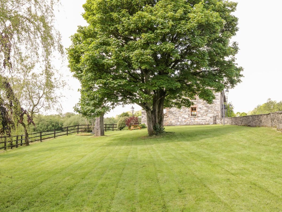 An Maide Ban Cootehill Exterior foto