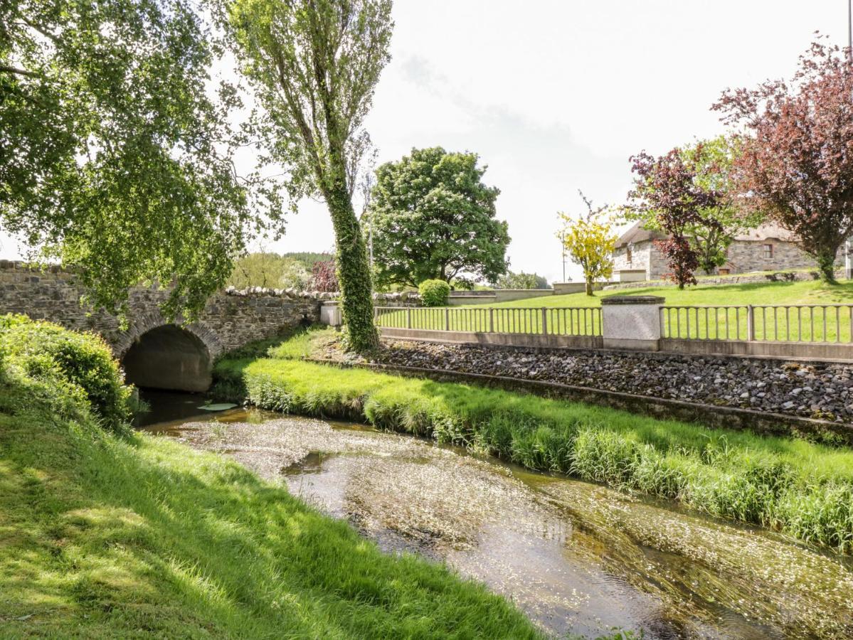 An Maide Ban Cootehill Exterior foto
